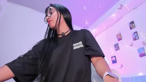 Luna  online show from January 6, 2026, 2:37 am