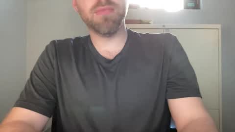 Snapshot of infinityandxxx chatting on February 4, 2026, 9:42 pm infinityandxxx online show from February 4, 2026, 9:42 pm