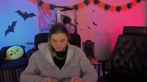 inga_gree online show from November 1, 2025, 7:49 pm