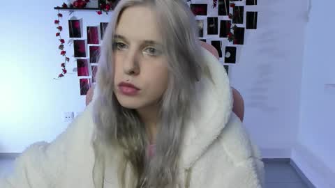 Roki online show from September 27, 2025, 4:12 pm