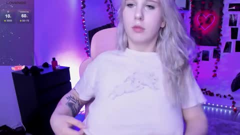 Roki online show from October 28, 2025, 4:42 pm