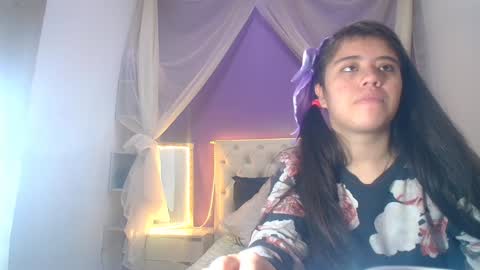 Snapshot of ingrid_casas chatting on December 19, 2024, 5:40 pm Ingrid petite online show from December 19, 2024, 5:40 pm