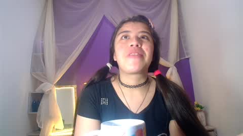 Snapshot of ingrid_casas chatting on December 20, 2024, 11:37 pm Ingrid petite online show from December 20, 2024, 11:37 pm