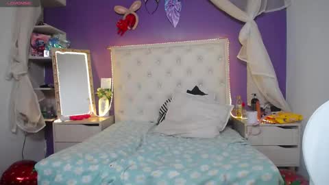 Snapshot of ingrid_casas chatting on March 3, 2025, 2:15 am Ingrid petite online show from March 3, 2025, 2:15 am