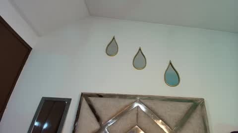            online show from October 8, 2025, 11:19 am