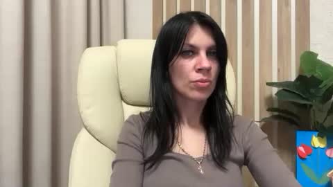 Snapshot of injaathome chatting on April 19, 2026, 5:23 pm InjaAtHome online show from April 19, 2026, 5:23 pm
