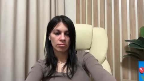 Snapshot of injaathome chatting on April 19, 2026, 6:10 pm InjaAtHome online show from April 19, 2026, 6:10 pm