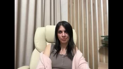 Snapshot of injaathome chatting on May 5, 2026, 6:27 pm InjaAtHome online show from May 5, 2026, 6:27 pm