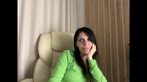 Snapshot of injaathome chatting on May 22, 2026, 7:41 pm InjaAtHome online show from May 22, 2026, 7:41 pm