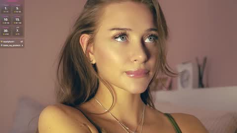 Snapshot of inkanuko chatting on October 8, 2025, 7:17 am Im Senise Welcome to my room My instagram online show from October 8, 2025, 7:17 am