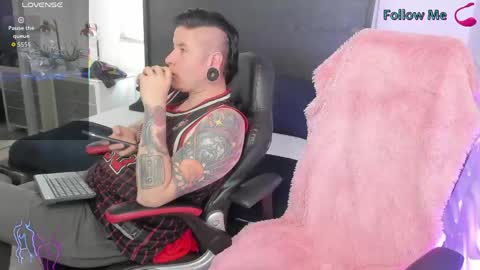 Snapshot of inkedsinners_ chatting on June 4, 2026, 4:02 pm inkedsinners_ online show from June 4, 2026, 4:02 pm