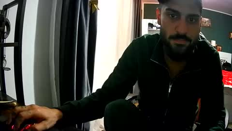 Snapshot of innes_russel chatting on October 22, 2025, 5:02 pm Innes online show from October 22, 2025, 5:02 pm