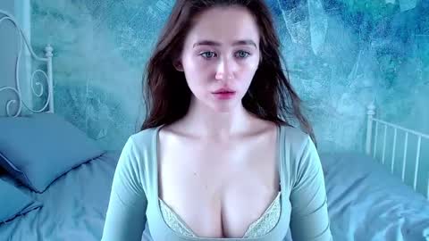 Lina online show from April 4, 2026, 8:56 am