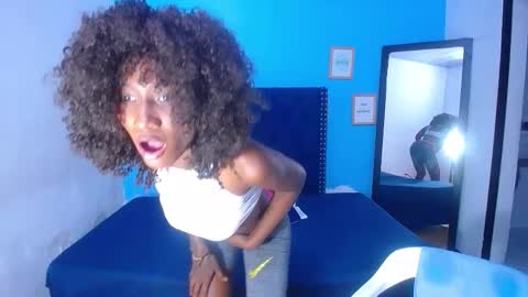 innocent_sexybaby online show from October 27, 2025, 8:13 pm