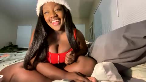 Lola online show from December 15, 2025, 2:16 am