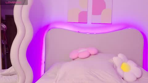 SELENA  online show from November 7, 2025, 2:50 pm