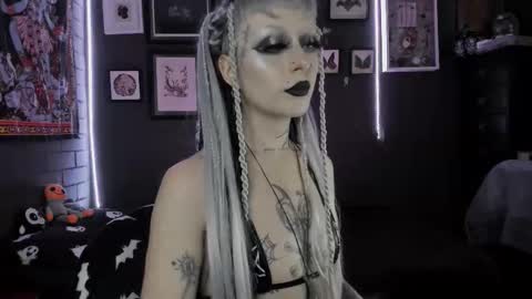   SANIA  online show from December 18, 2025, 5:08 pm