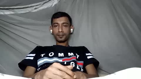 interne8famous online show from November 11, 2025, 8:14 am