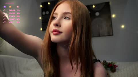 Ellie online show from December 22, 2024, 2:06 pm