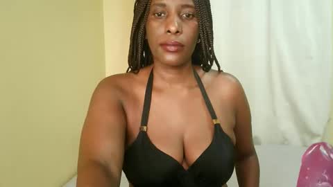 Snapshot of invobae chatting on October 21, 2025, 7:03 pm INVOBAE online show from October 21, 2025, 7:03 pm