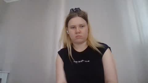 Lola online show from June 21, 2026, 9:34 am