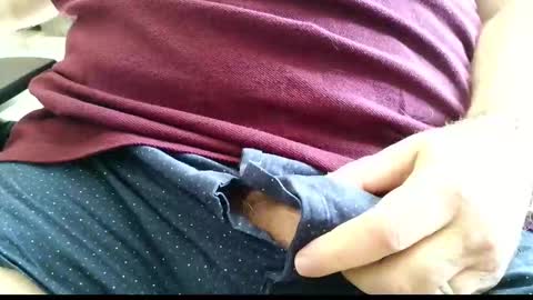 iphorny online show from September 19, 2025, 12:06 pm