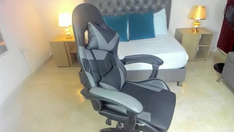 Irantzu online show from December 20, 2024, 7:17 pm