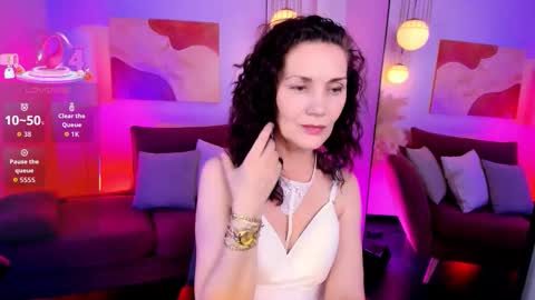 Snapshot of irene_marlow chatting on October 31, 2025, 6:03 am Irene online show from October 31, 2025, 6:03 am