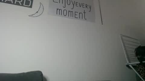 Irene Isabela online show from April 15, 2026, 11:06 am