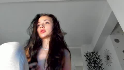 Snapshot of irenevon chatting on December 20, 2024, 3:42 pm Ir s room online show from December 20, 2024, 3:42 pm