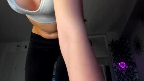 Snapshot of irenevon chatting on February 21, 2025, 3:43 pm Ir s room online show from February 21, 2025, 3:43 pm