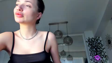 Snapshot of irenevon chatting on March 6, 2025, 3:45 pm Ir s room online show from March 6, 2025, 3:45 pm