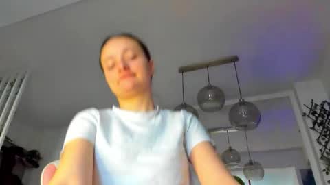 Snapshot of irenevon chatting on October 29, 2025, 5:20 am Ir s room online show from October 29, 2025, 5:20 am