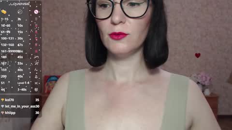 Snapshot of irenlarasani chatting on December 5, 2024, 9:17 am IrenLarasani online show from December 5, 2024, 9:17 am
