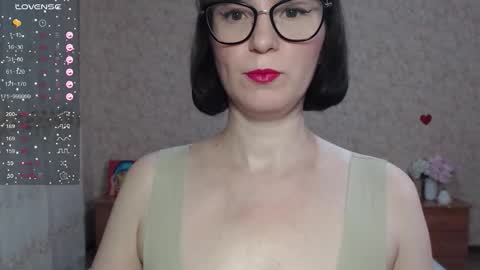 Snapshot of irenlarasani chatting on September 17, 2025, 6:04 am IrenLarasani online show from September 17, 2025, 6:04 am