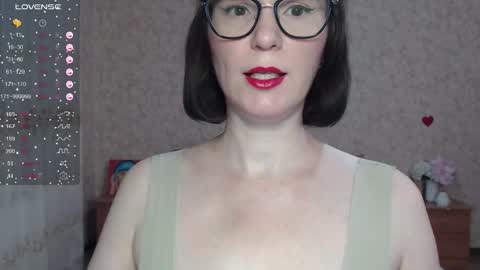 Snapshot of irenlarasani chatting on October 15, 2025, 6:02 am IrenLarasani online show from October 15, 2025, 6:02 am