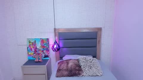  I R E N N E online show from March 4, 2026, 12:44 pm