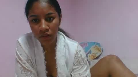 Snapshot of iriella2908 chatting on September 19, 2025, 12:34 am iriella2908 online show from September 19, 2025, 12:34 am