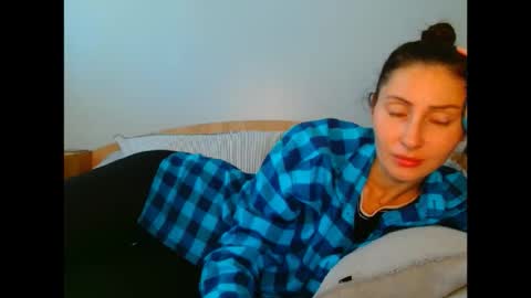 irina online show from May 7, 2026, 9:25 am