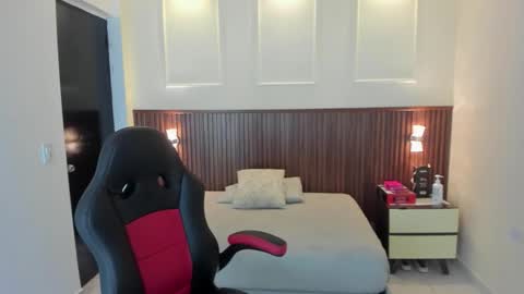 irina_palvin online show from November 10, 2025, 12:37 pm