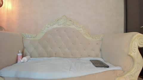 Irinnah Lottus online show from February 1, 2025, 10:23 pm