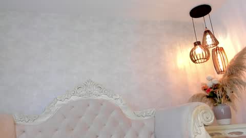 Irinnah Lottus online show from February 6, 2025, 10:53 pm