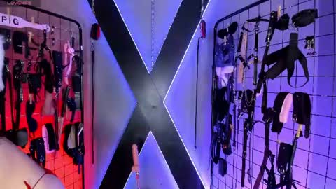 iris_cinthia_bdsm online show from July 5, 2026, 3:02 am