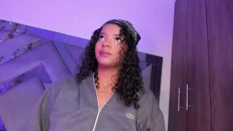 Snapshot of iris_hott1 chatting on December 15, 2024, 2:37 pm iris online show from December 15, 2024, 2:37 pm