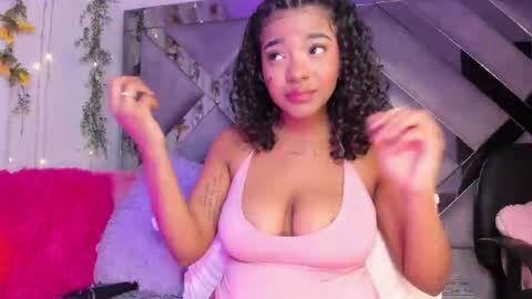 Snapshot of iris_hott1 chatting on December 29, 2024, 3:11 am iris online show from December 29, 2024, 3:11 am
