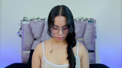 Iris online show from November 2, 2025, 7:27 pm