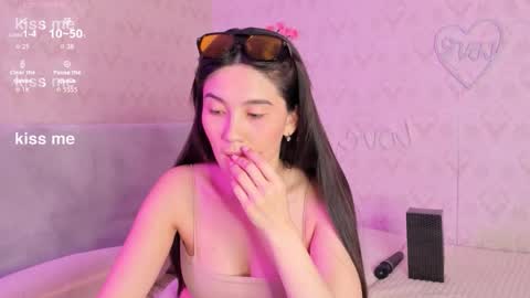 Snapshot of iris_on_cam chatting on October 8, 2025, 8:39 pm iris on cam online show from October 8, 2025, 8:39 pm