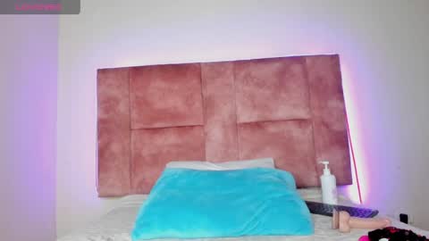Snapshot of iris_thompson chatting on June 8, 2026, 1:28 am Iris online show from June 8, 2026, 1:28 am