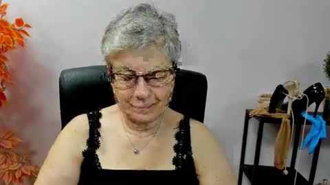 Snapshot of iris_xdesire chatting on October 8, 2025, 7:06 am I R I S online show from October 8, 2025, 7:06 am
