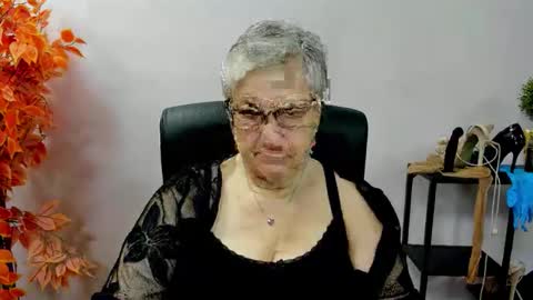 Snapshot of iris_xdesire chatting on October 27, 2025, 7:23 am I R I S online show from October 27, 2025, 7:23 am